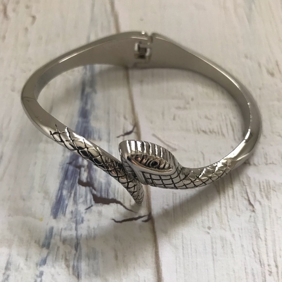 Jewelry - Serpent Bangle